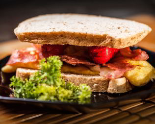 Бутерброд с сосиской