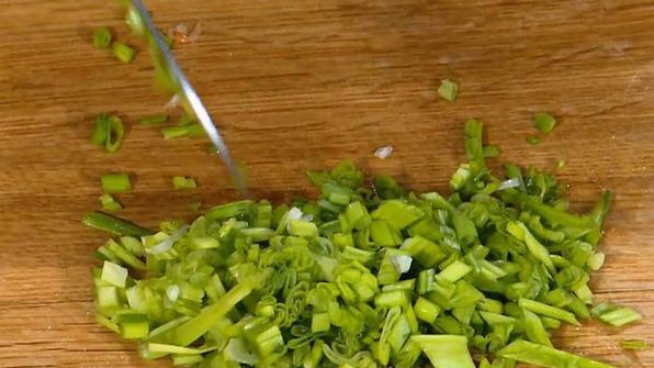 бутерброд с ветчиной, квашеной капустой, яблоками и сыром