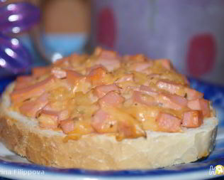 Бутерброды с колбасой