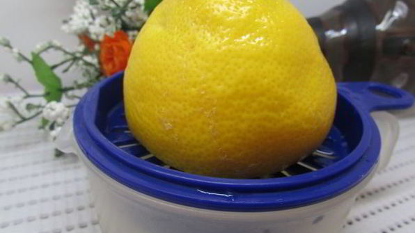 бутерброды с лососем, свеклой и авокадо