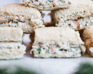 Бутерброды с пастой из креветок