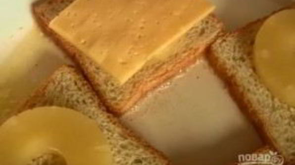 бутерброды с сыром и ананасами