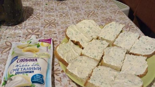 бутерброды со шпротами