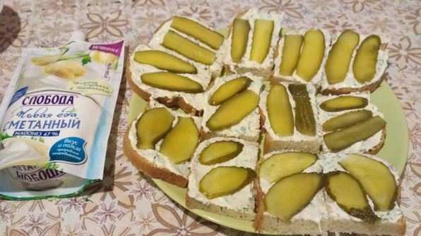 бутерброды со шпротами