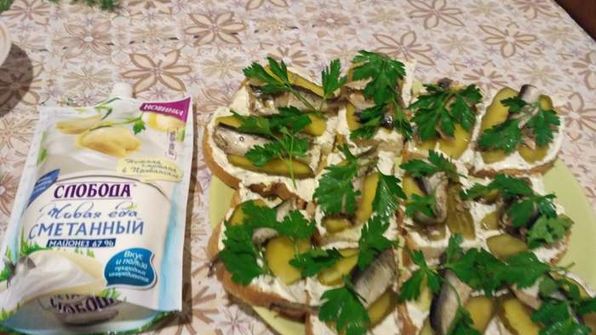 бутерброды со шпротами