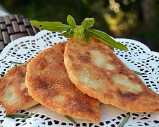 Чебуреки домашние с мясом