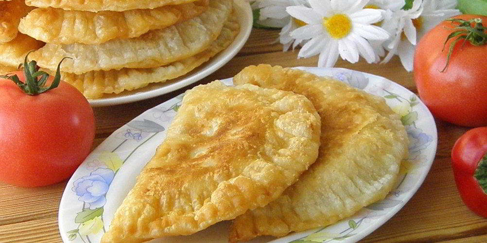 Рецепт чебуреков из слоеного бездрожжевого теста