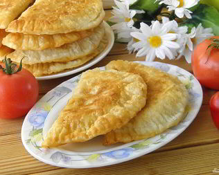 Чебуреки из слоеного бездрожжевого теста