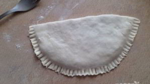 чебуреки из слоеного теста