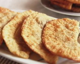 Чебуреки постные с грибами и гречкой