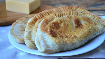 Чебуреки с грибами и сыром