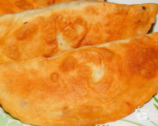 Чебуреки с капустой