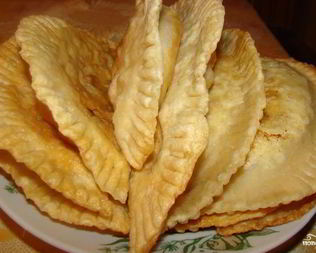 Чебуреки с куриным фаршем