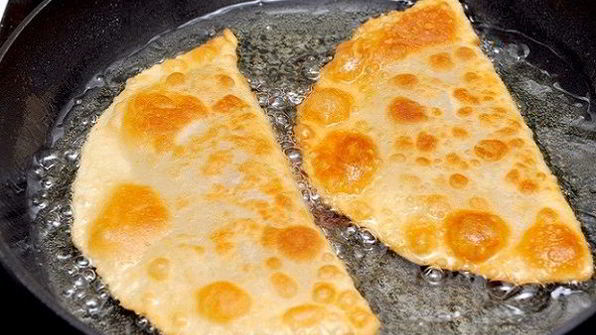 чебуреки с мясом на минеральной воде
