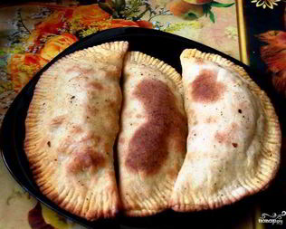 Печеные чебуреки в духовке