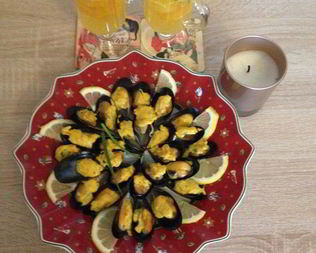 Чилийские мидии в шафрановом соусе и мандариновое желе со специями