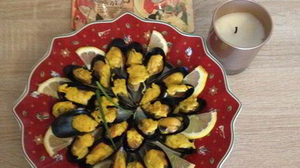 Чилийские мидии в шафрановом соусе и мандариновое желе со специями