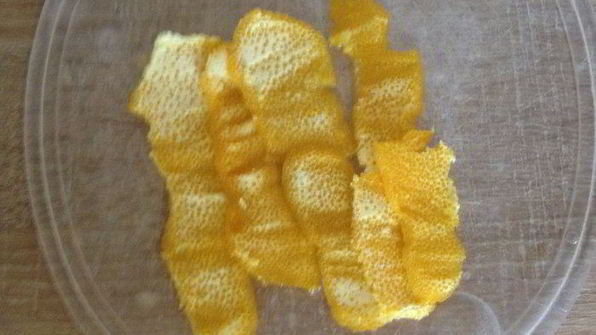 чилийские мидии в шафрановом соусе и мандариновое желе со специями