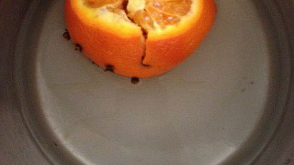 чилийские мидии в шафрановом соусе и мандариновое желе со специями