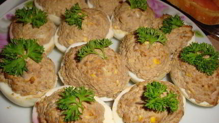 Фаршированные печеночные яйца