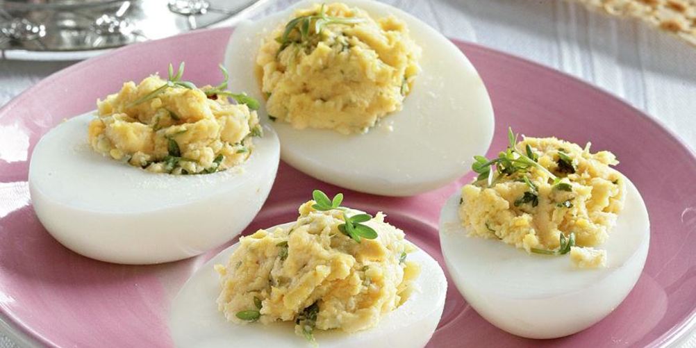 Рецепт фаршированных яиц с хреном
