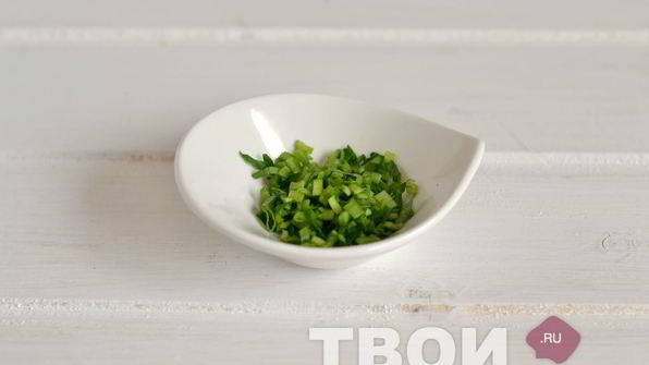 яйца, фаршированные крабовым салатом