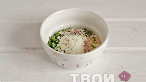 яйца, фаршированные крабовым салатом