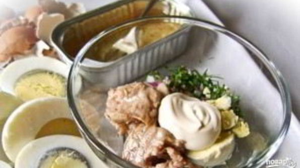 яйца, фаршированные печенью трески