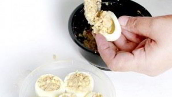 яйца, фаршированные рисом