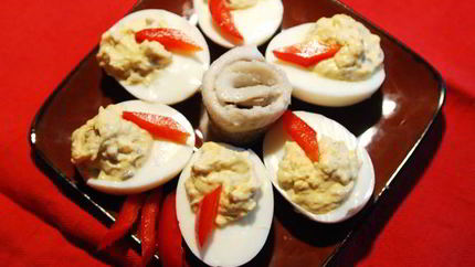 Яйца, фаршированные селедкой