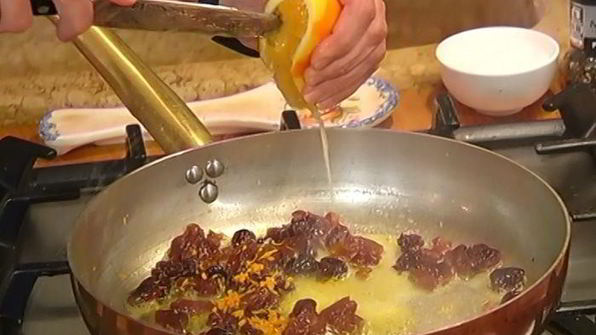 французские гренки с сушеной вишней и курагой