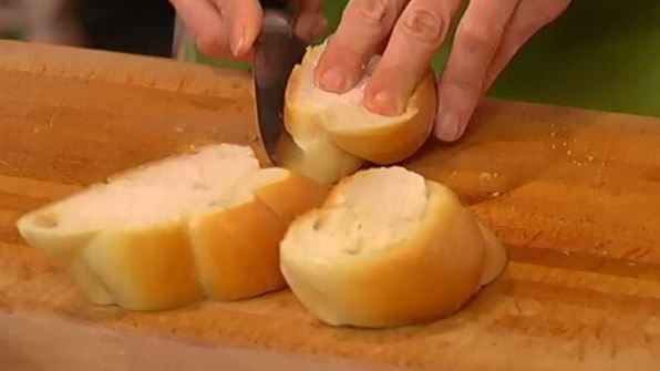 французские гренки с сушеной вишней и курагой