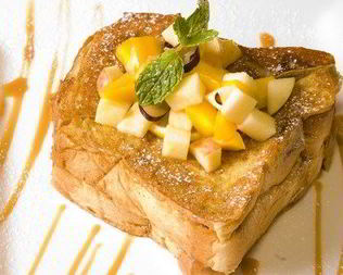 Гренки с корицей и грушевым соусом