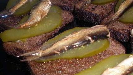 Гренки с шпротами