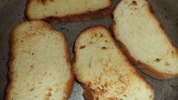 гренки с жареной печенкой