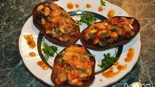 гренки со свининой и овощами