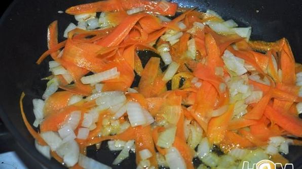 гренки со свининой и овощами