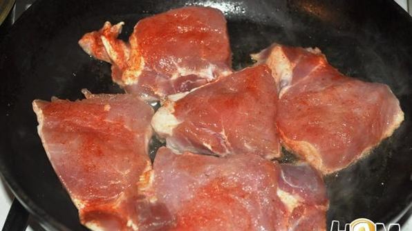 гренки со свининой и овощами