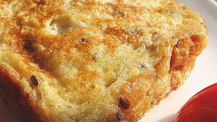 Гренки в омлете с сыром