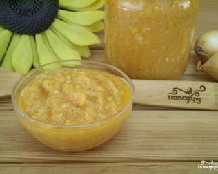 Кабачковая икра с майонезом и луком