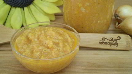 Кабачковая икра с майонезом и луком