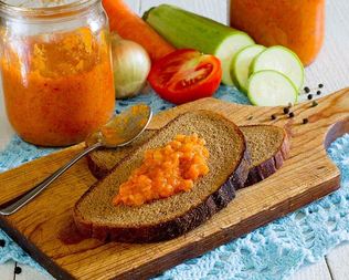 Кабачковая икра с майонезом и морковью на зиму