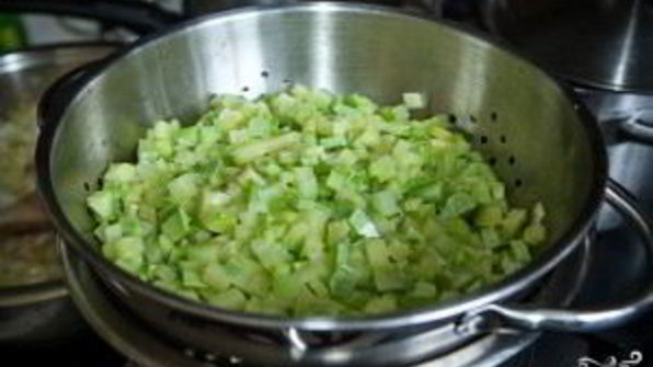 кабачковая икра тушеная