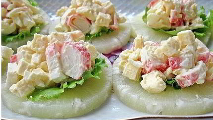 Канапе с крабовыми палочками