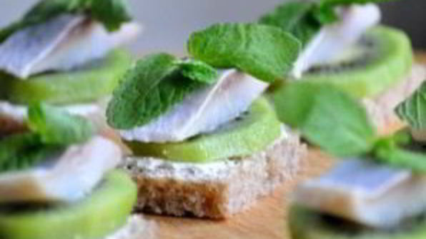 канапе с сельдью