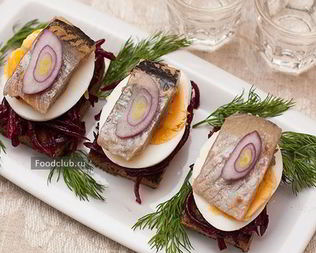 Канапе с селедкой