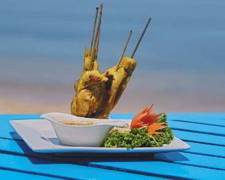 Канапе с соусом из карри, кокоса и ананаса