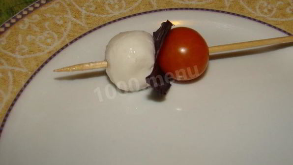 канапе закуска из помидоров черри и сыра