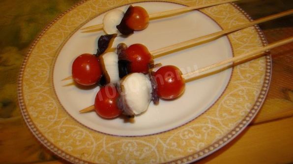 канапе закуска из помидоров черри и сыра