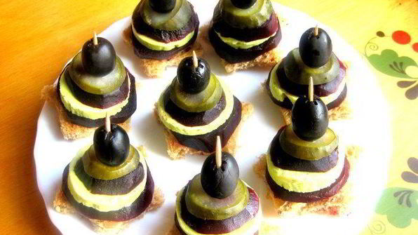 пикантные канапе из свеклы